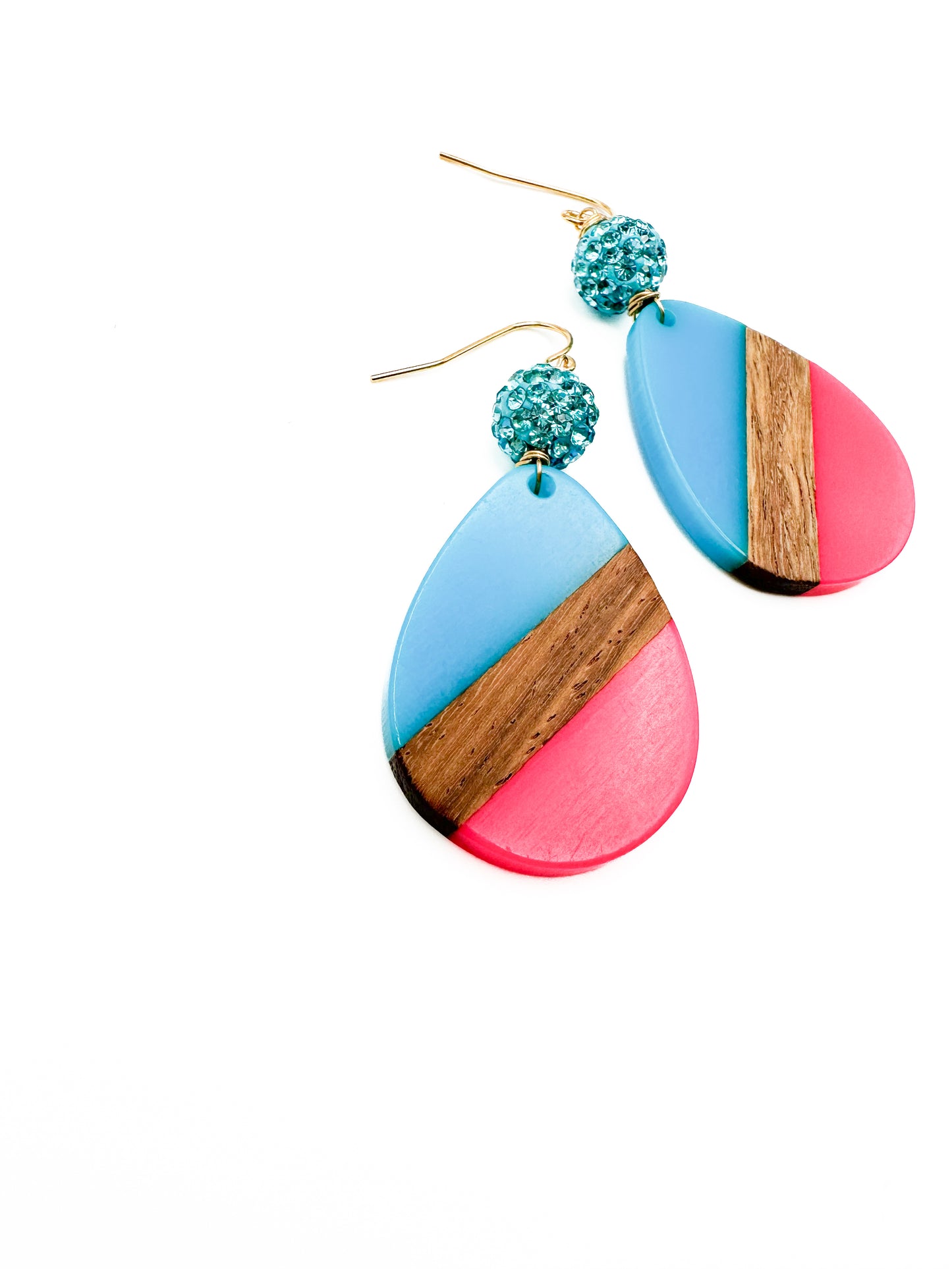 Wood and resin earrings, pink