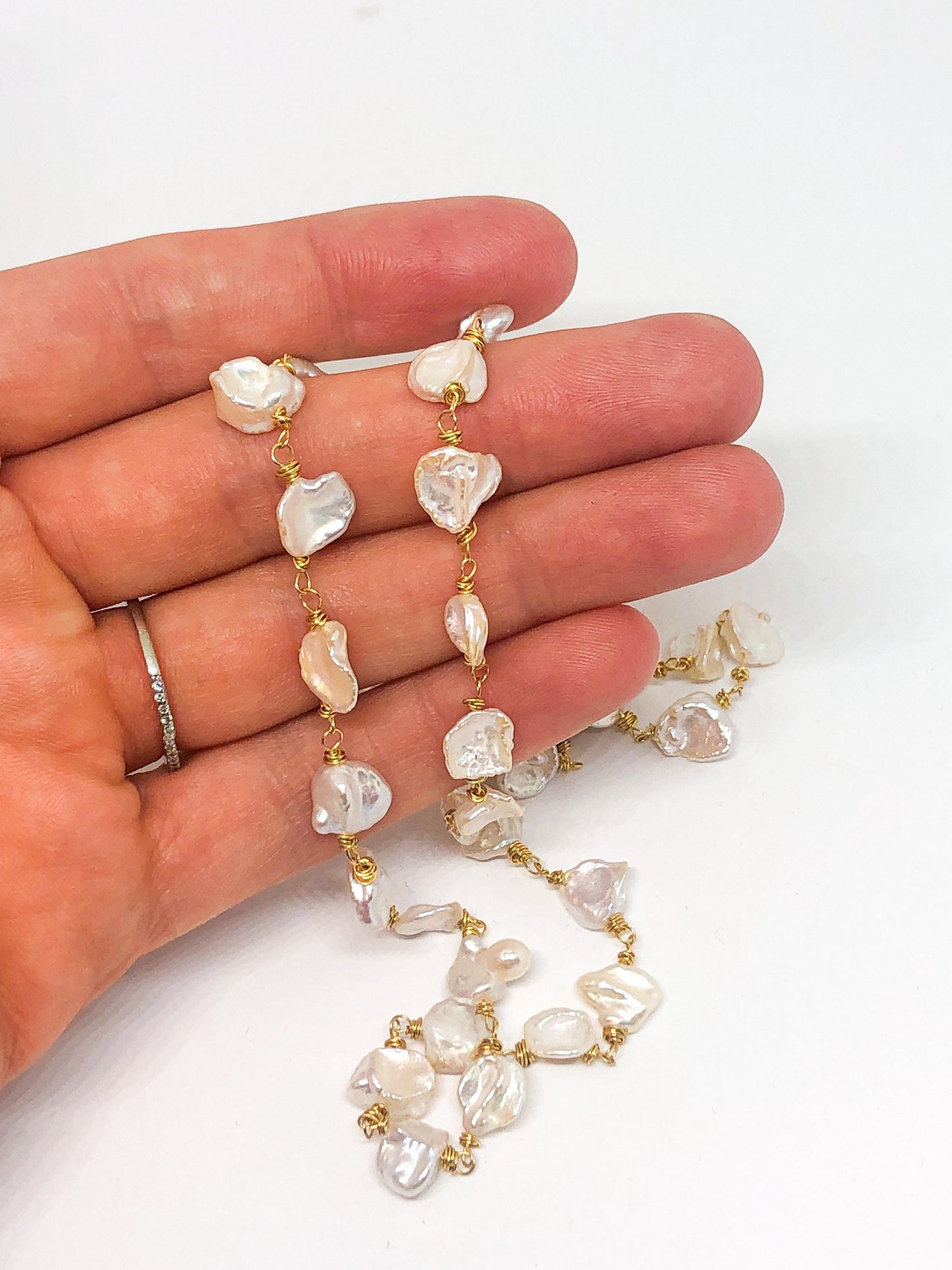 Pearl gemstone necklace