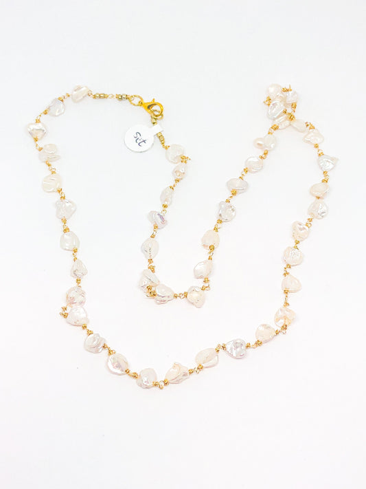 Pearl gemstone necklace