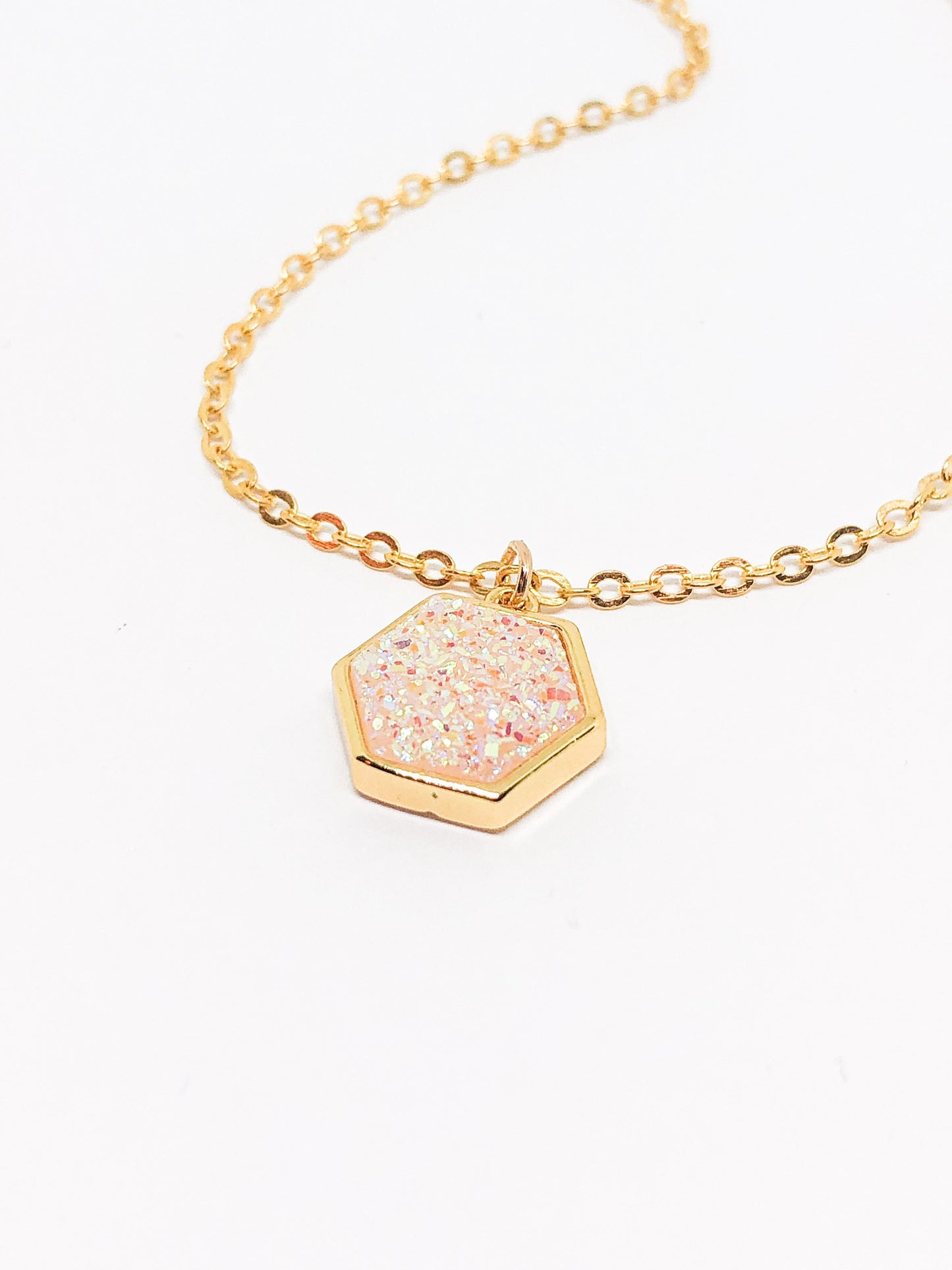 Hexagon necklace gold