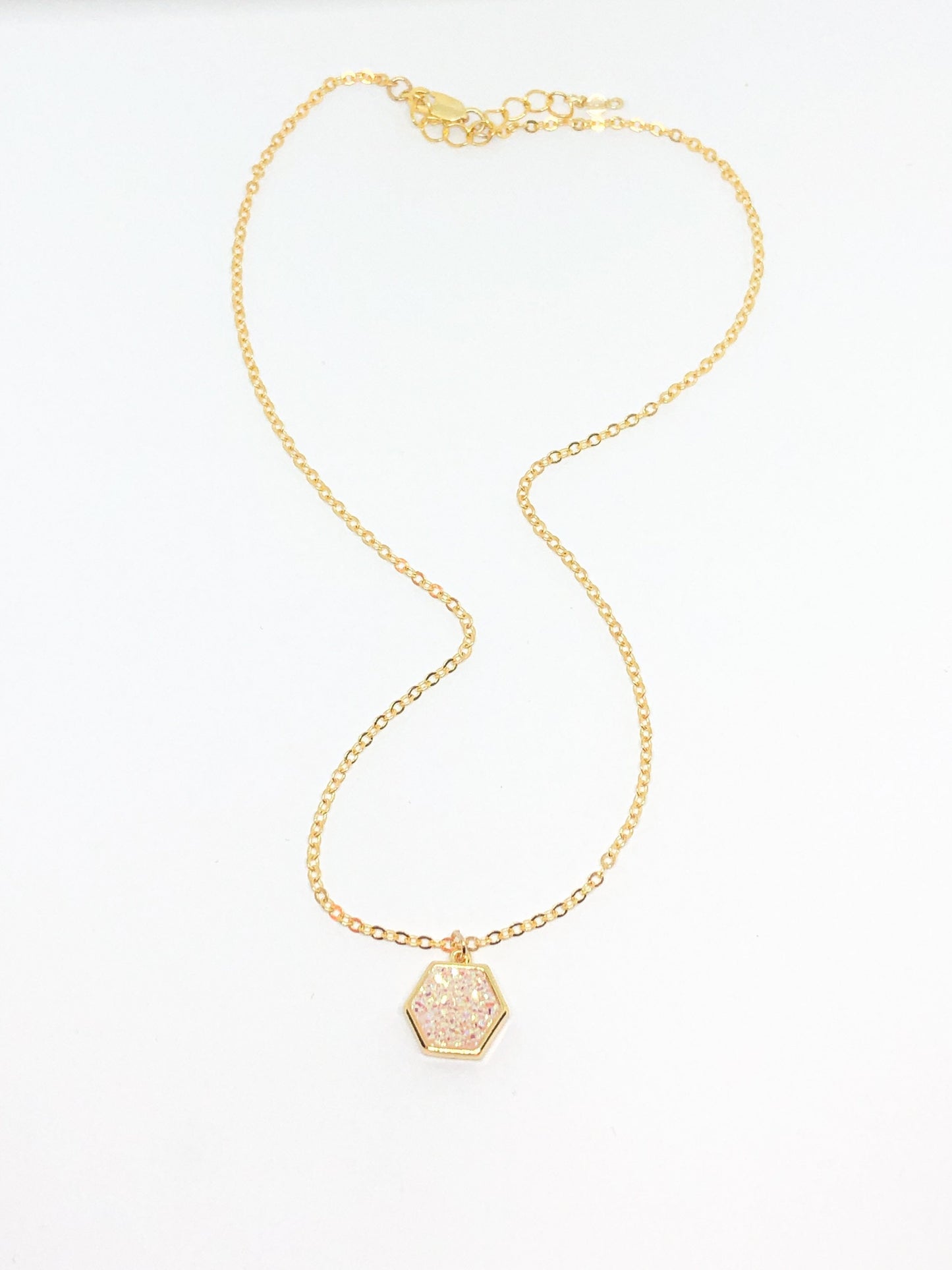 Hexagon necklace gold