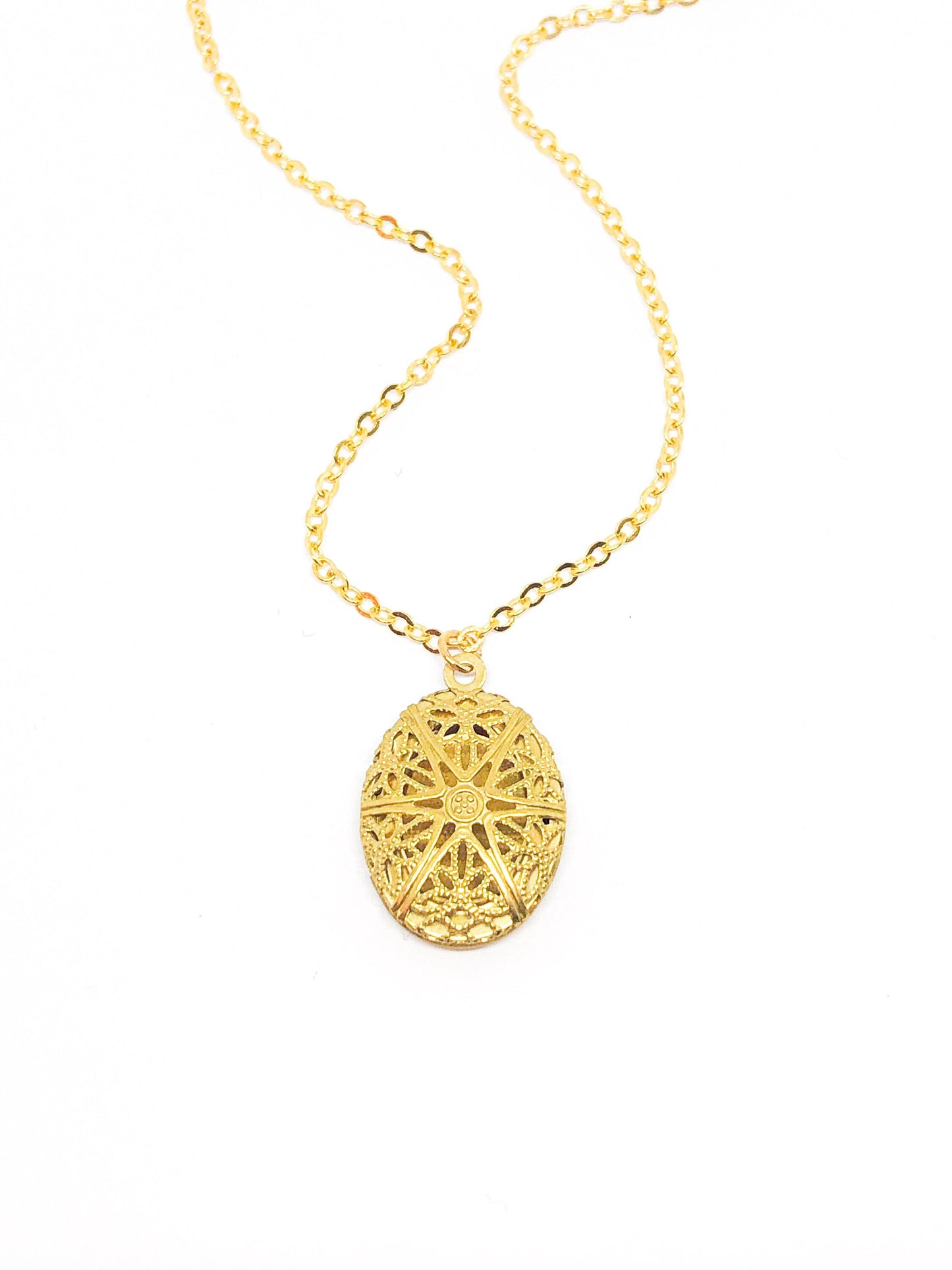 Antique gold locket pendant necklace