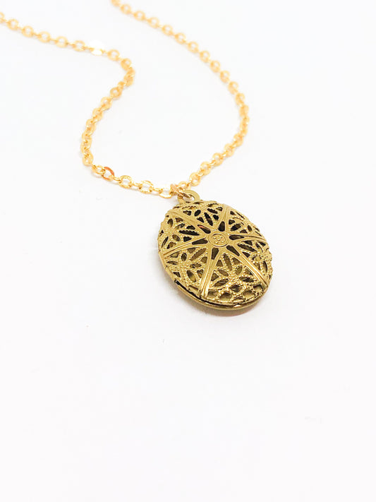 Antique gold locket pendant necklace