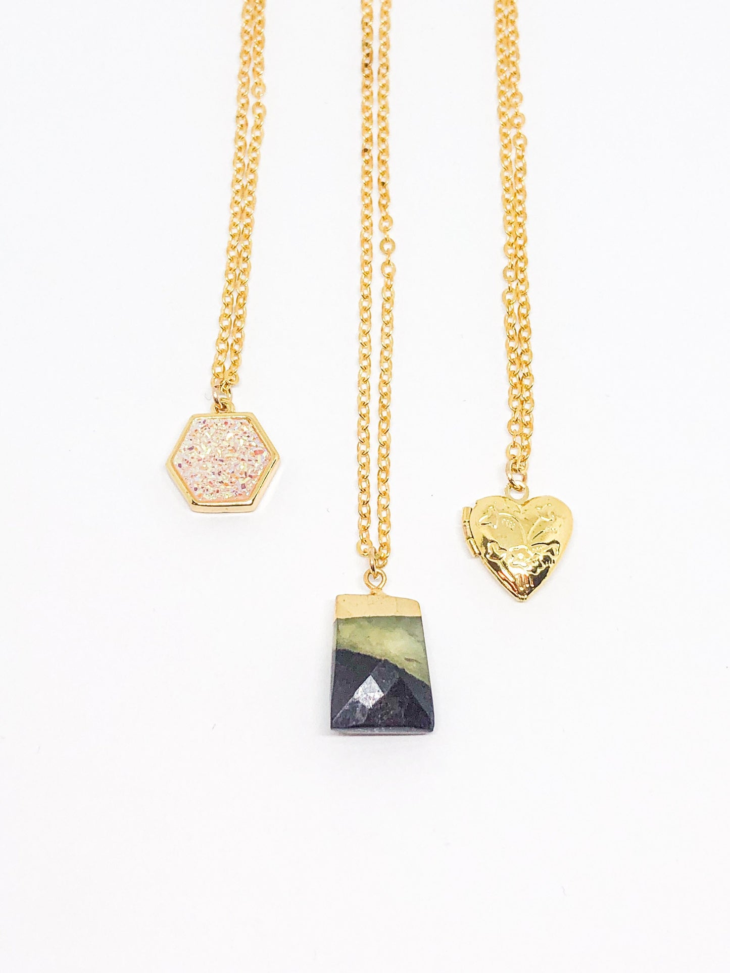Hexagon necklace gold