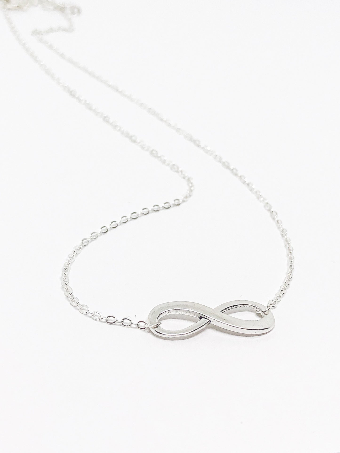 Infinity necklace silver