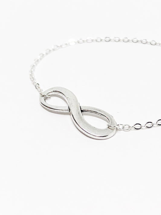 Infinity necklace silver