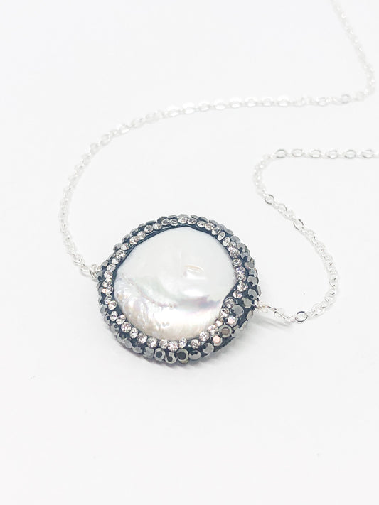 Pearl pendant necklace silver