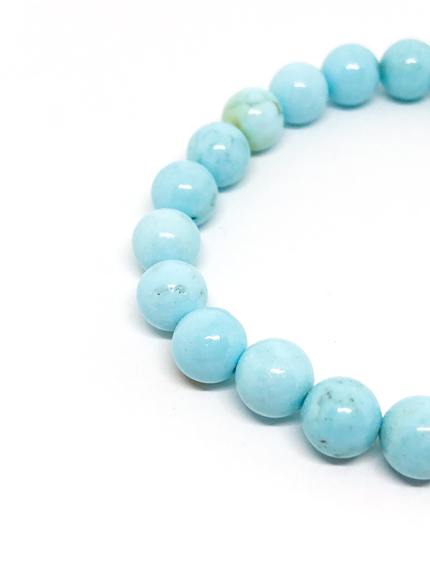 Magnesite beaded bracelet