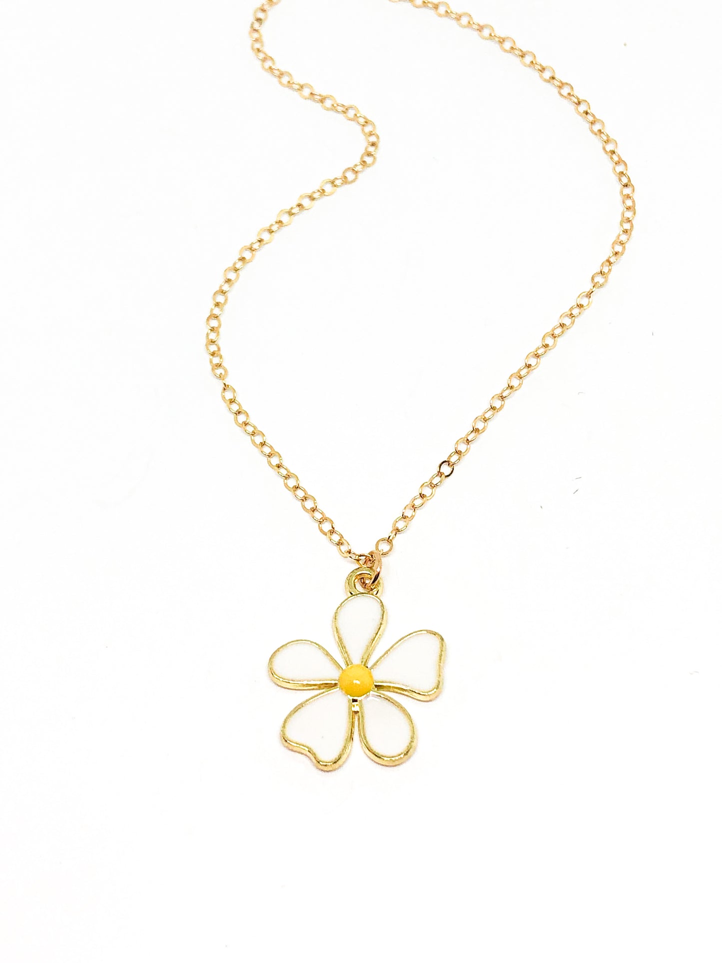 White daisy flower necklace