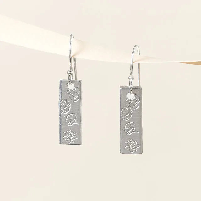 Family birth flower earrings