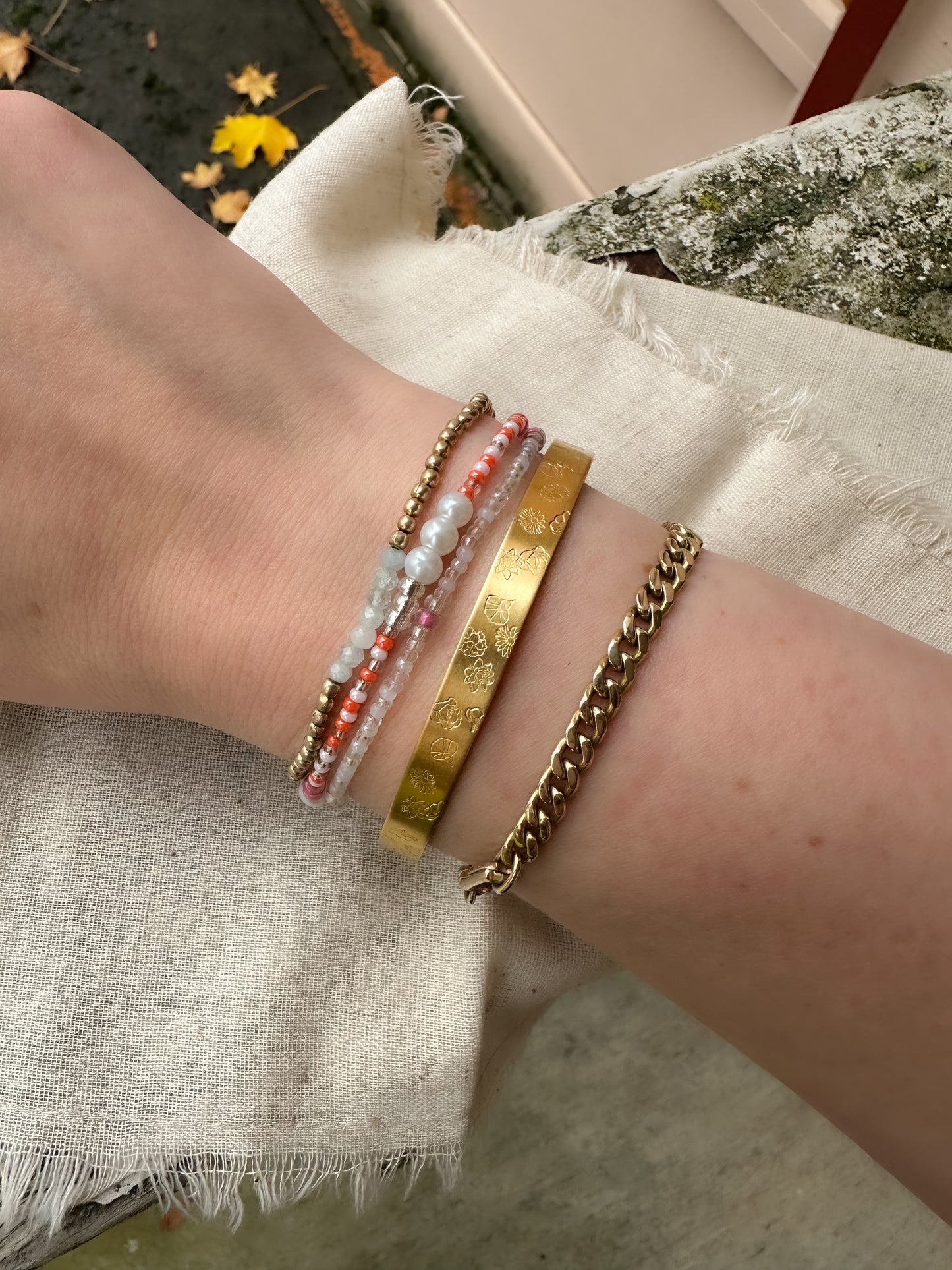 Family birth flower cuff