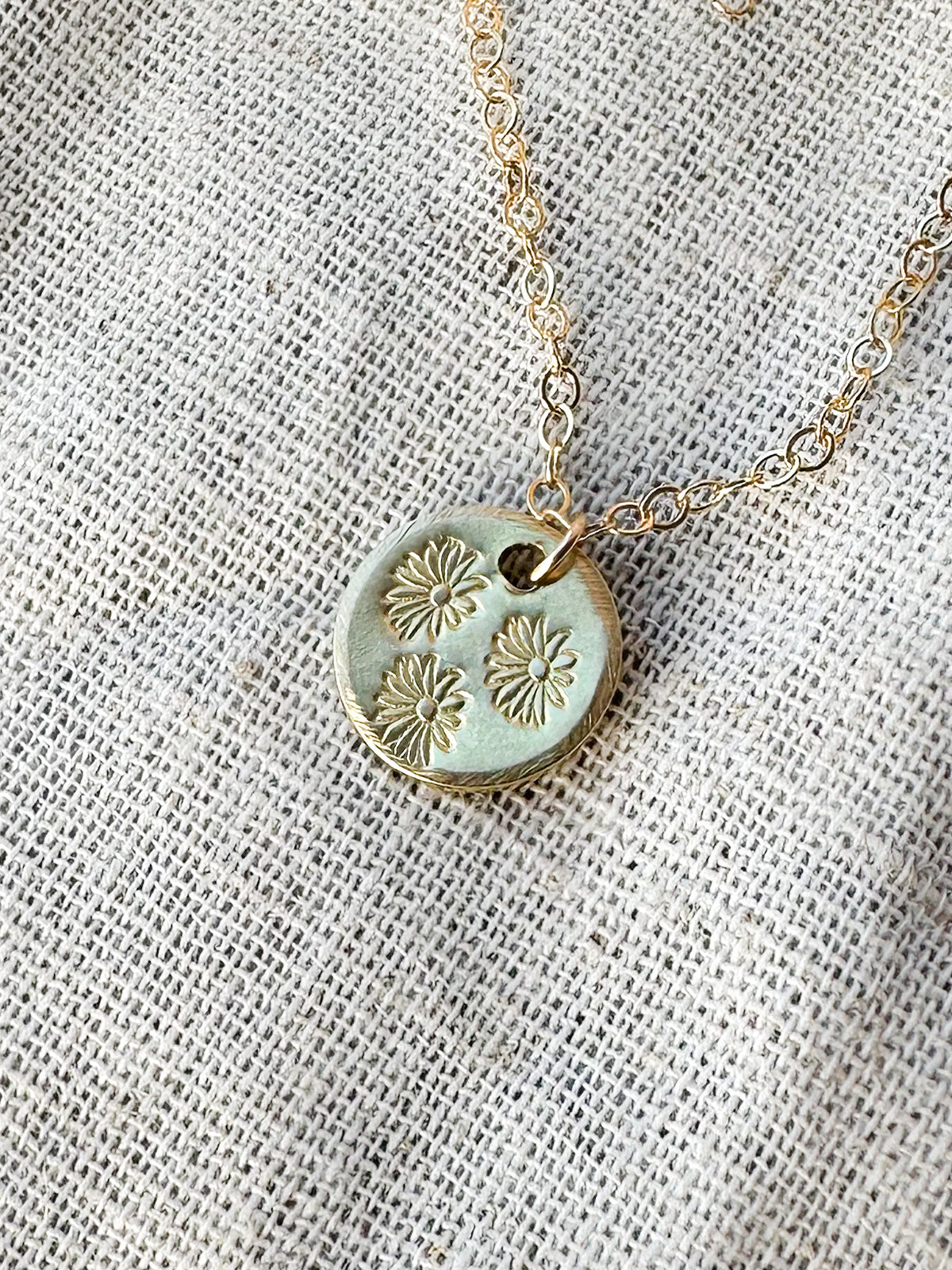 Family birth flower circle necklace