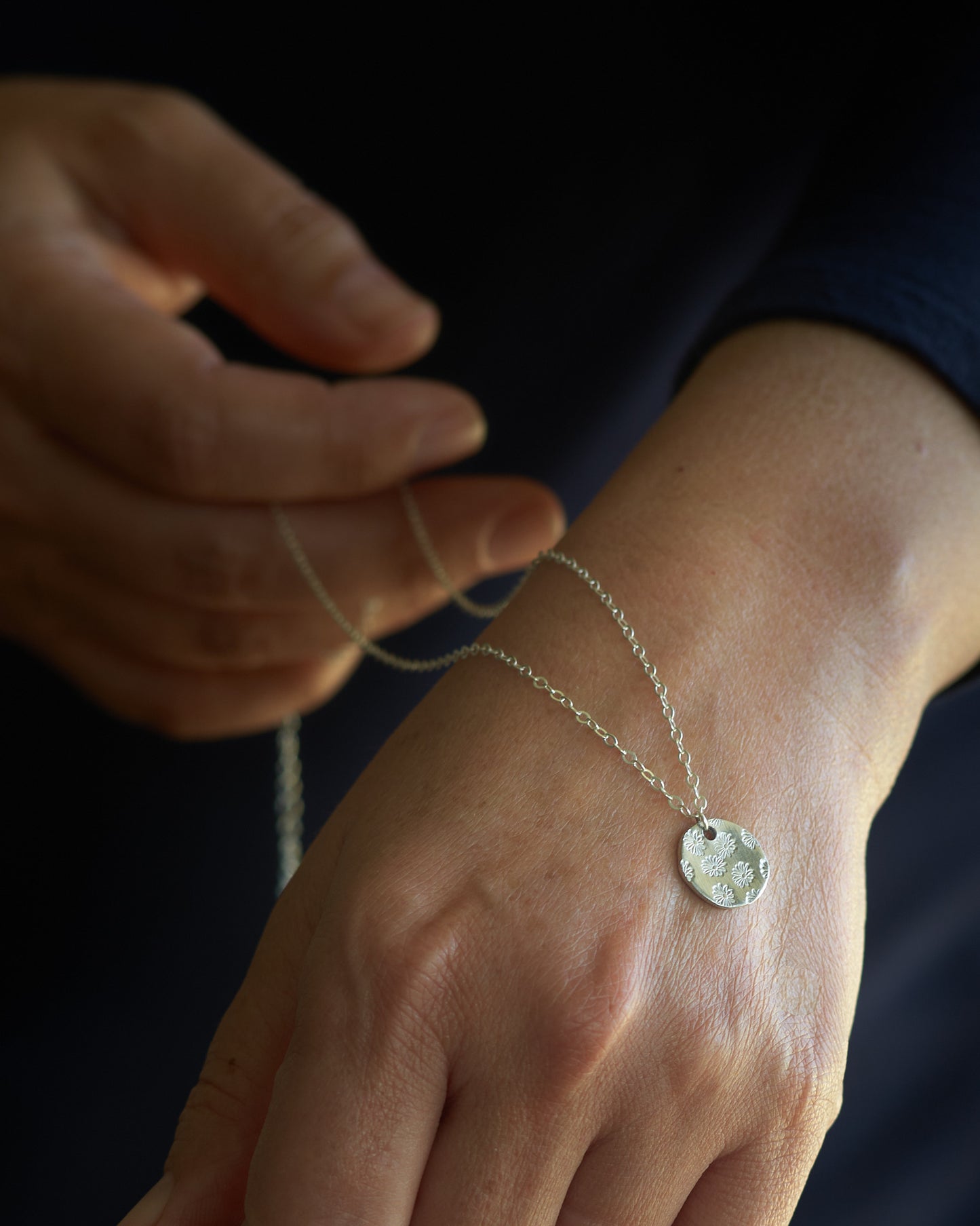 Family birth flower circle necklace