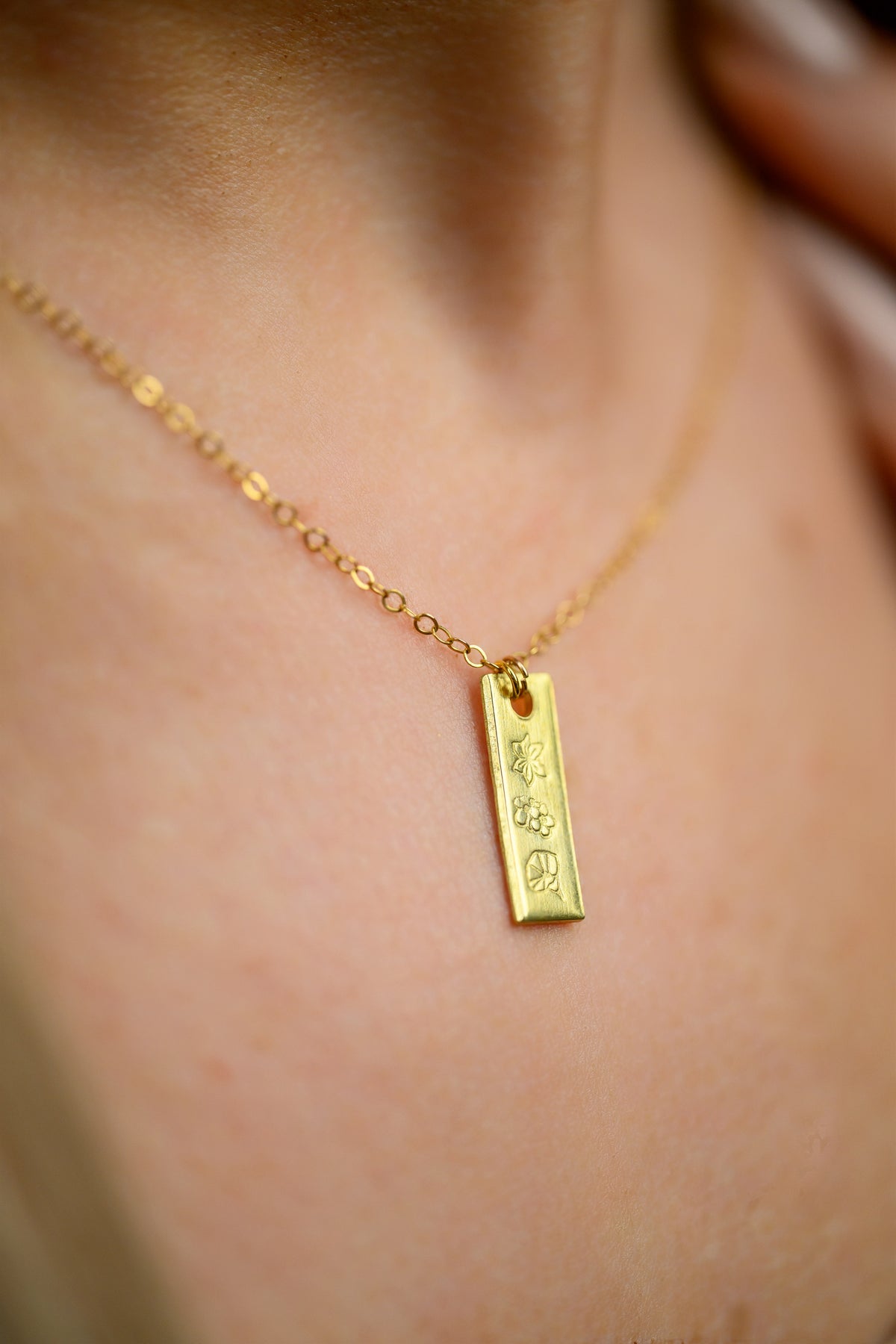 Family birth flower necklace