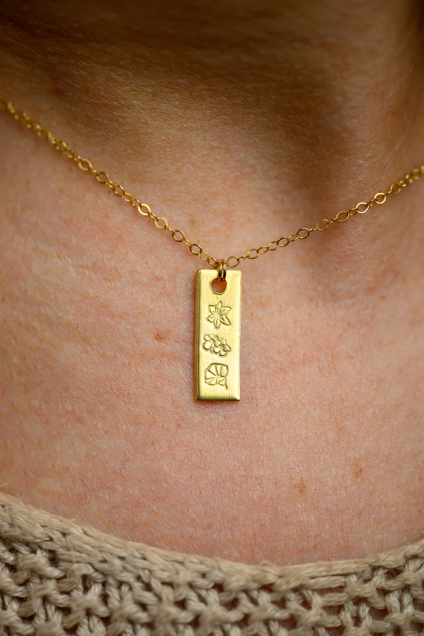 Family birth flower necklace