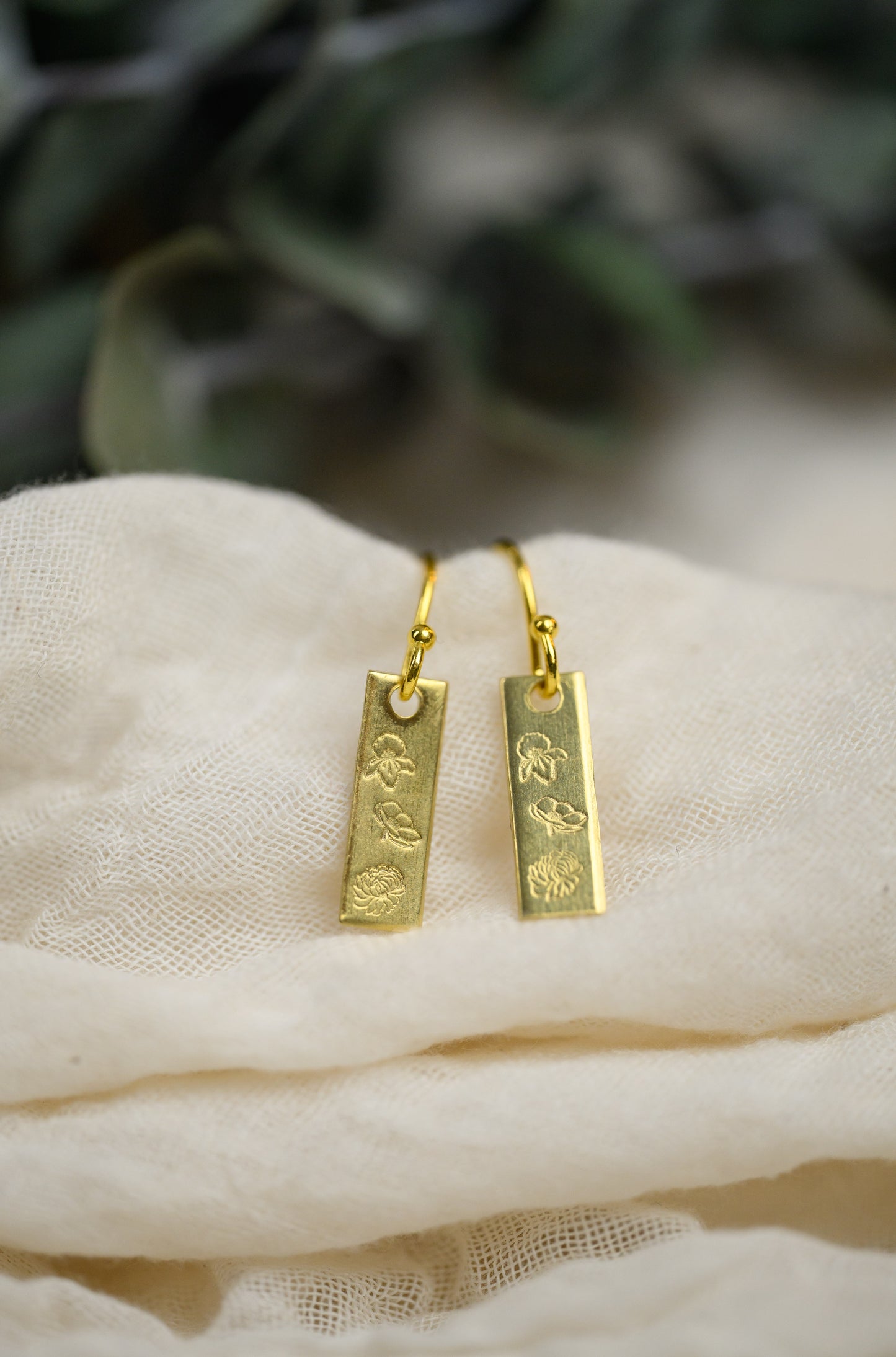 Family birth flower earrings