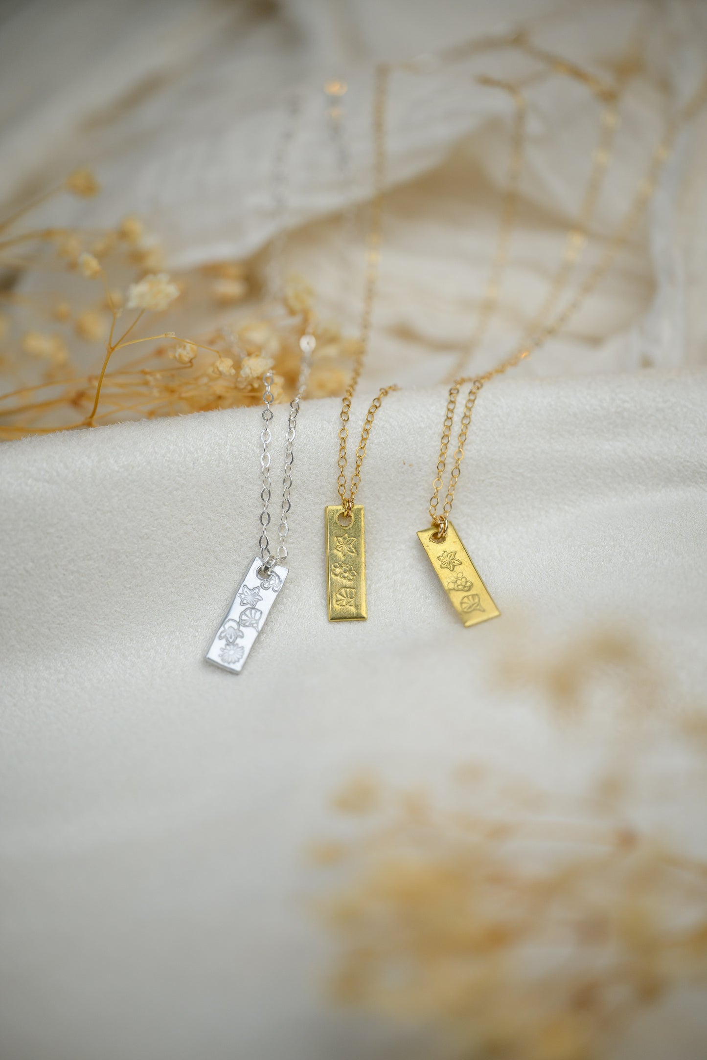 Family birth flower necklace