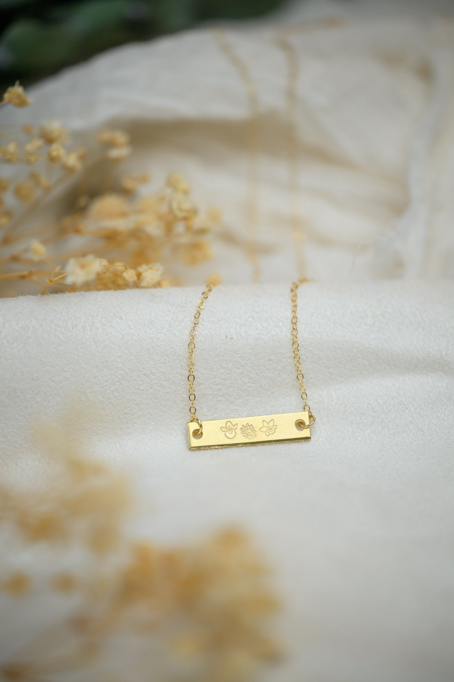 Family birth flower bar necklace