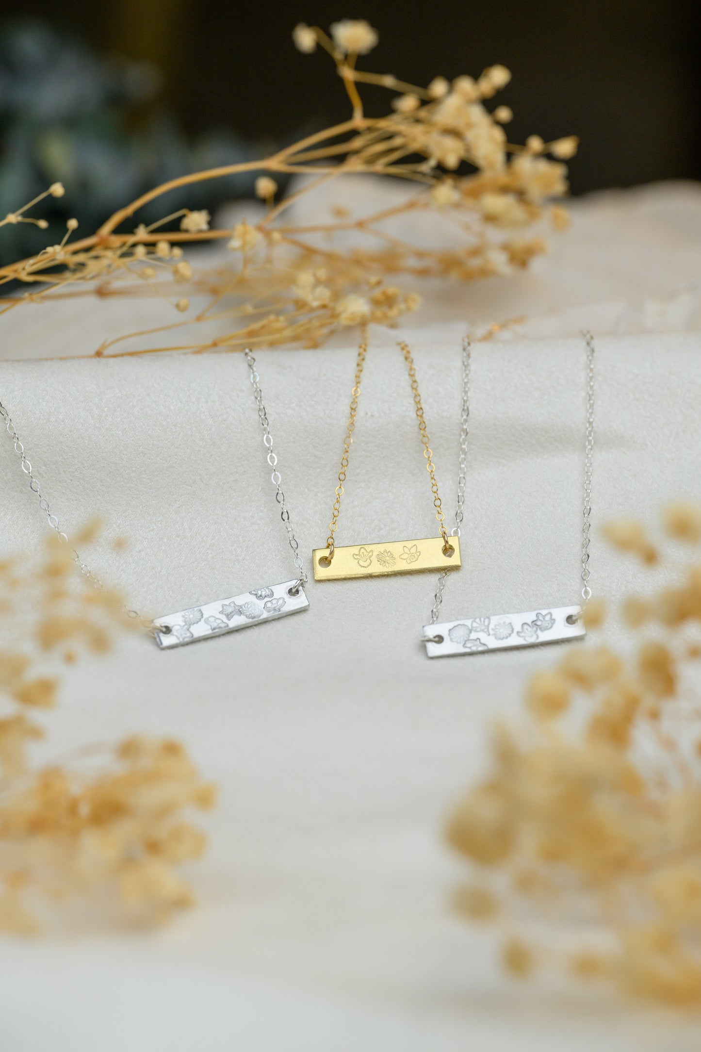 Family birth flower bar necklace