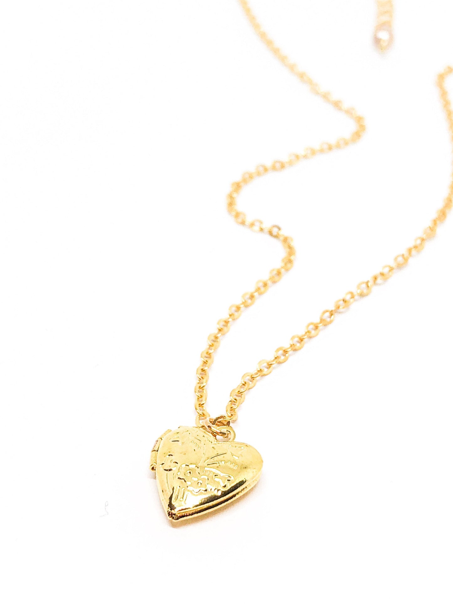 Small heart locket in gold or silver