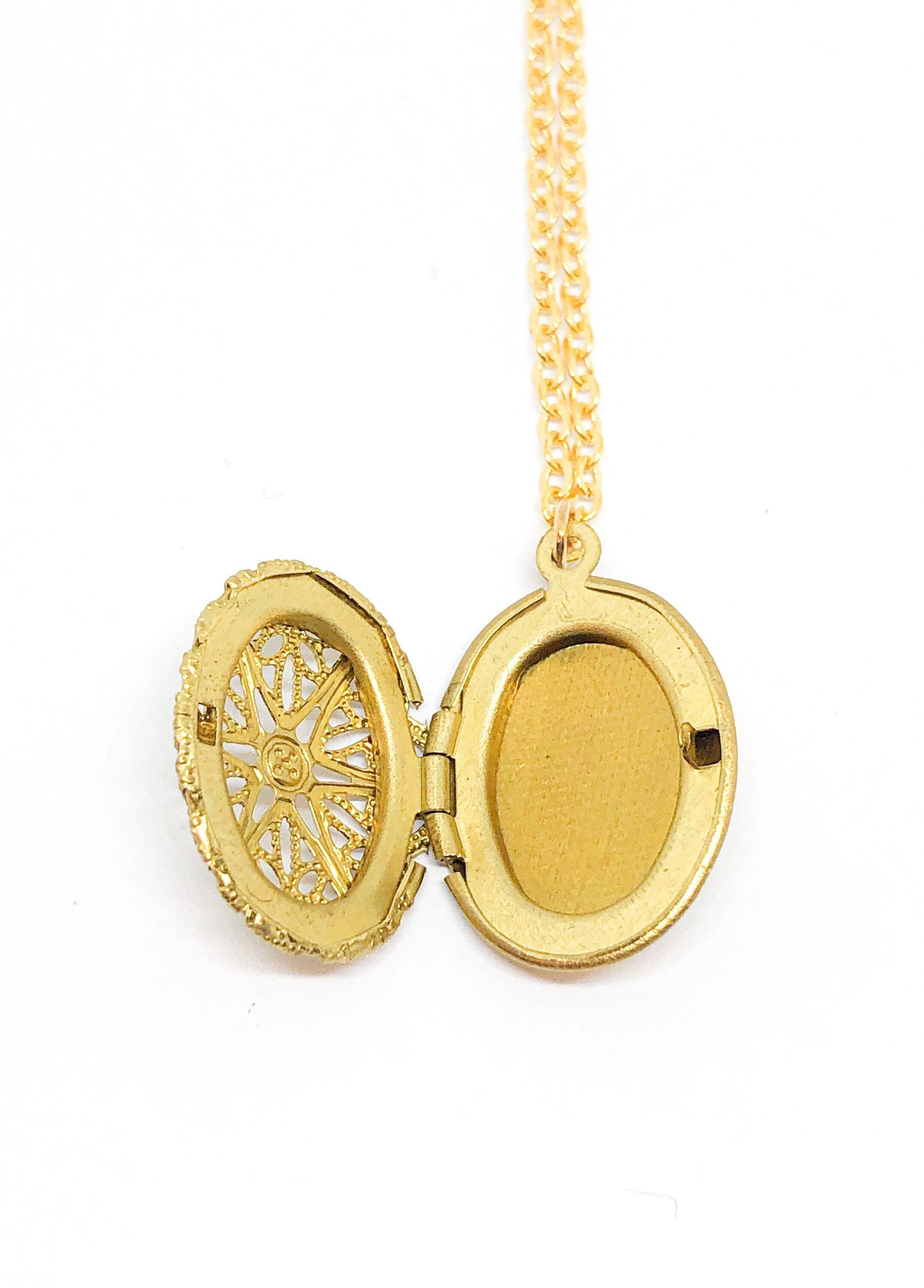Antique gold locket pendant necklace