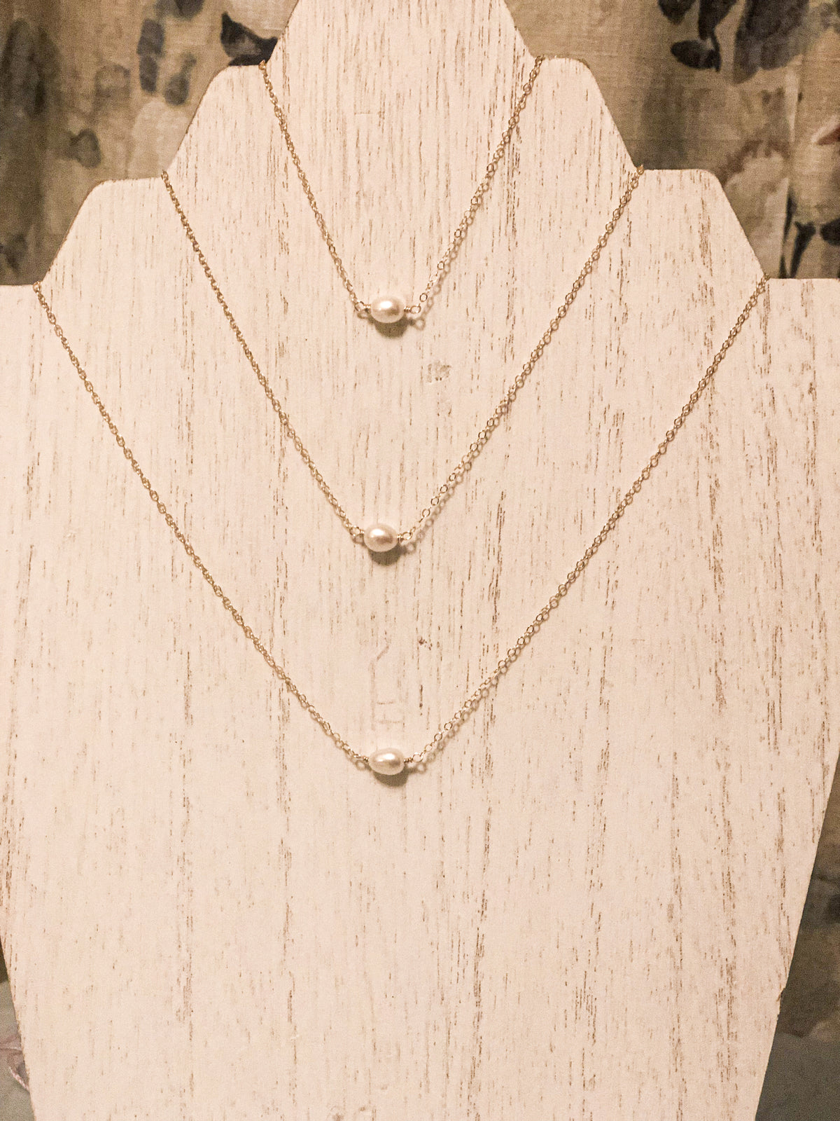 Pearl necklace in gold