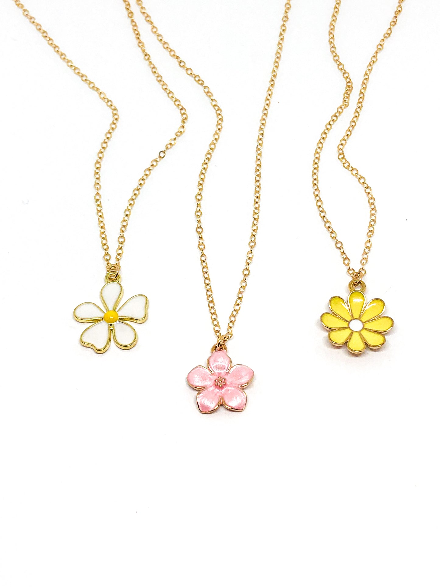 White daisy flower necklace